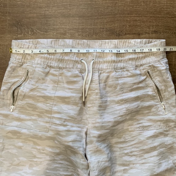 ATHLETA Neutral Camo Cabo Linen Joggers - sz 18 - Picture 9 of 14